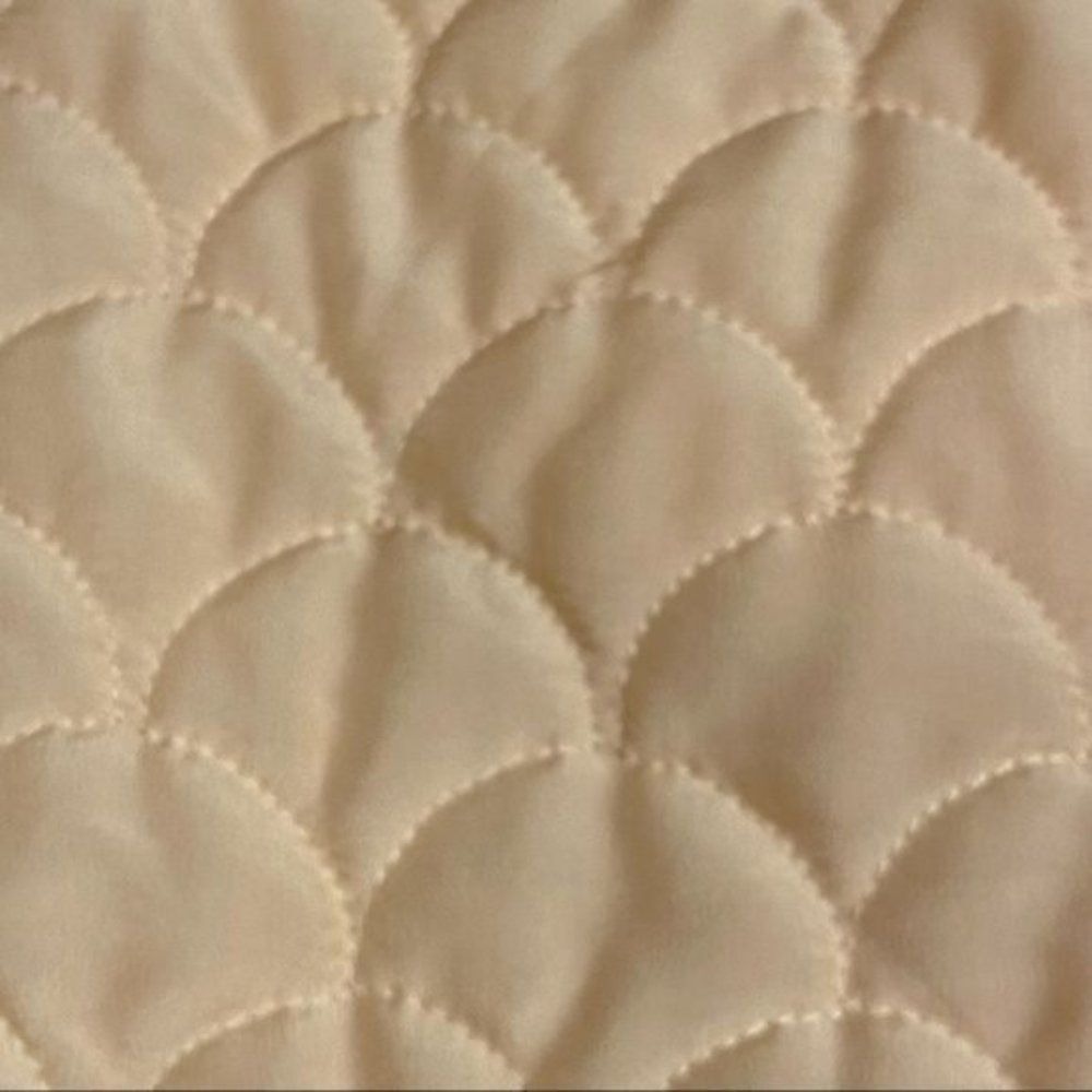 Barbizon Recollection Quilt Robe - Picture 6 of 10